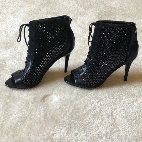nine west cut out booties